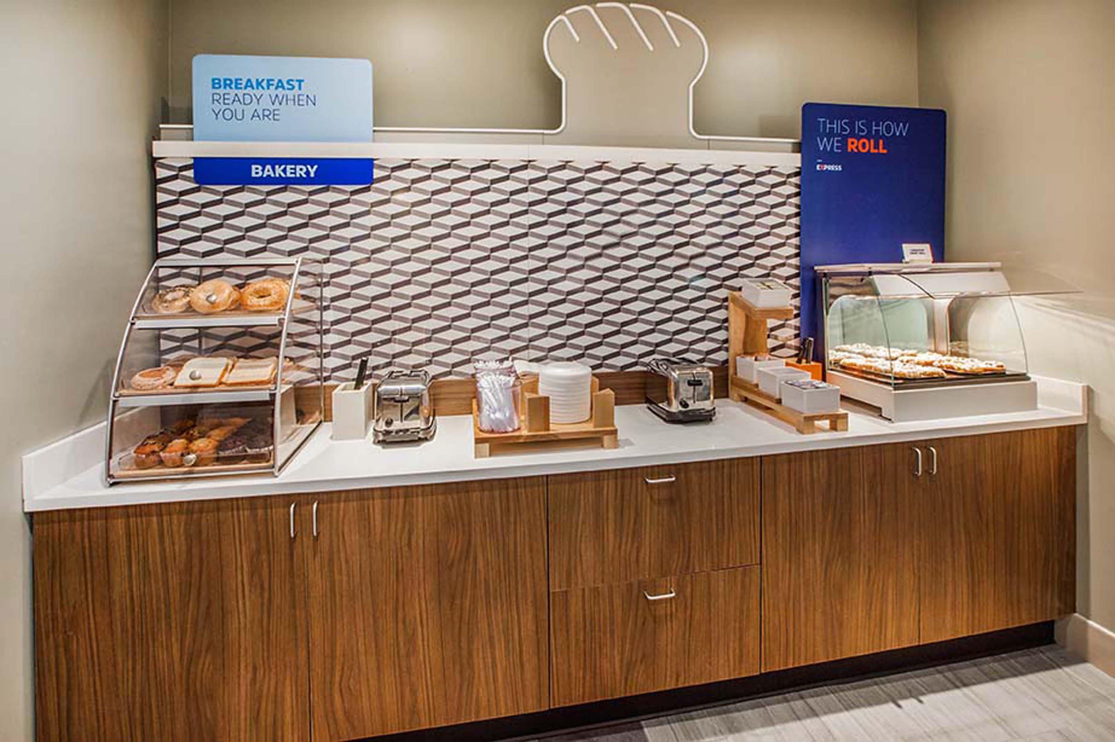 Holiday Inn Express Danville By Ihg Dış mekan fotoğraf