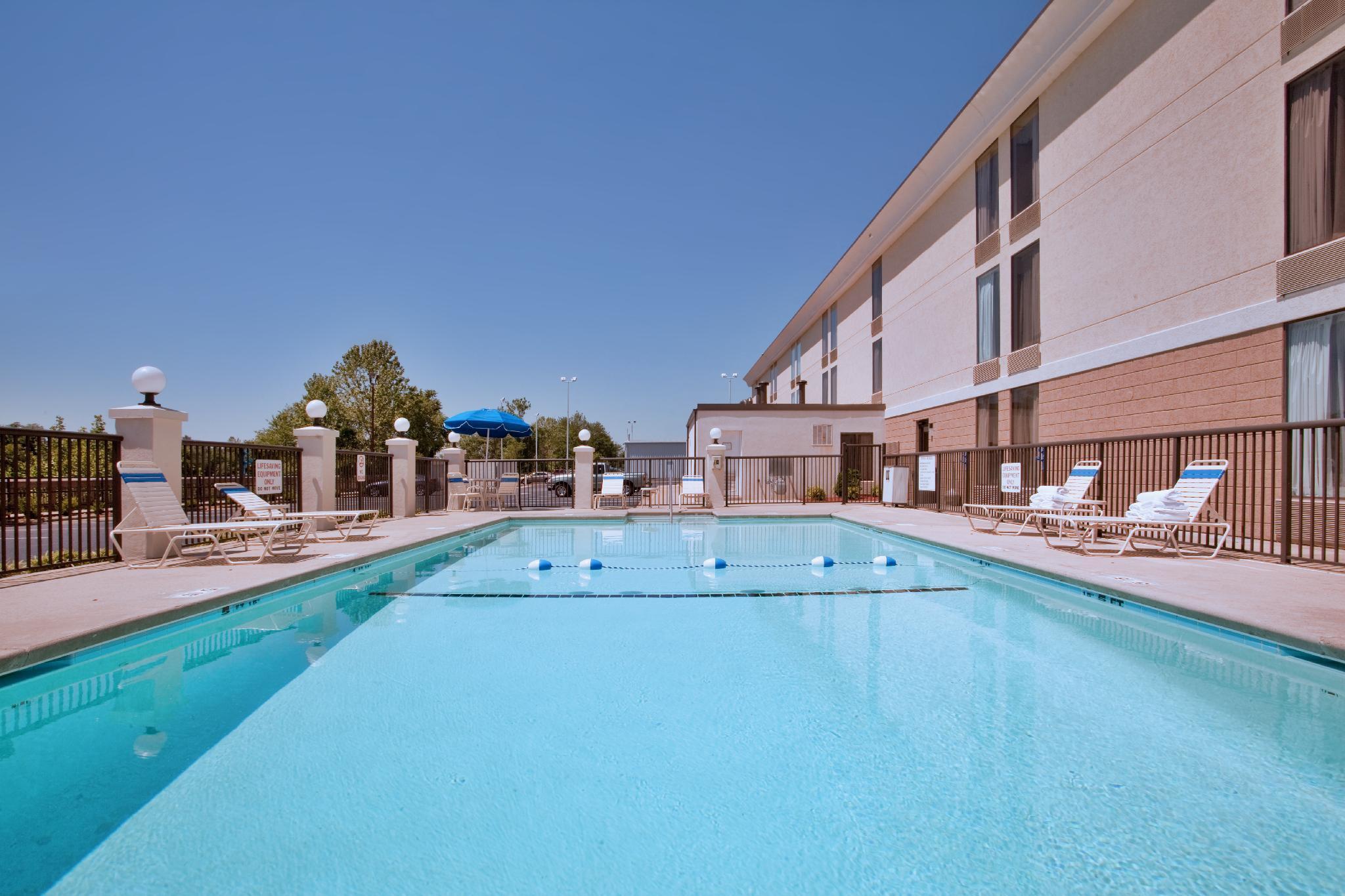 Holiday Inn Express Danville By Ihg Dış mekan fotoğraf