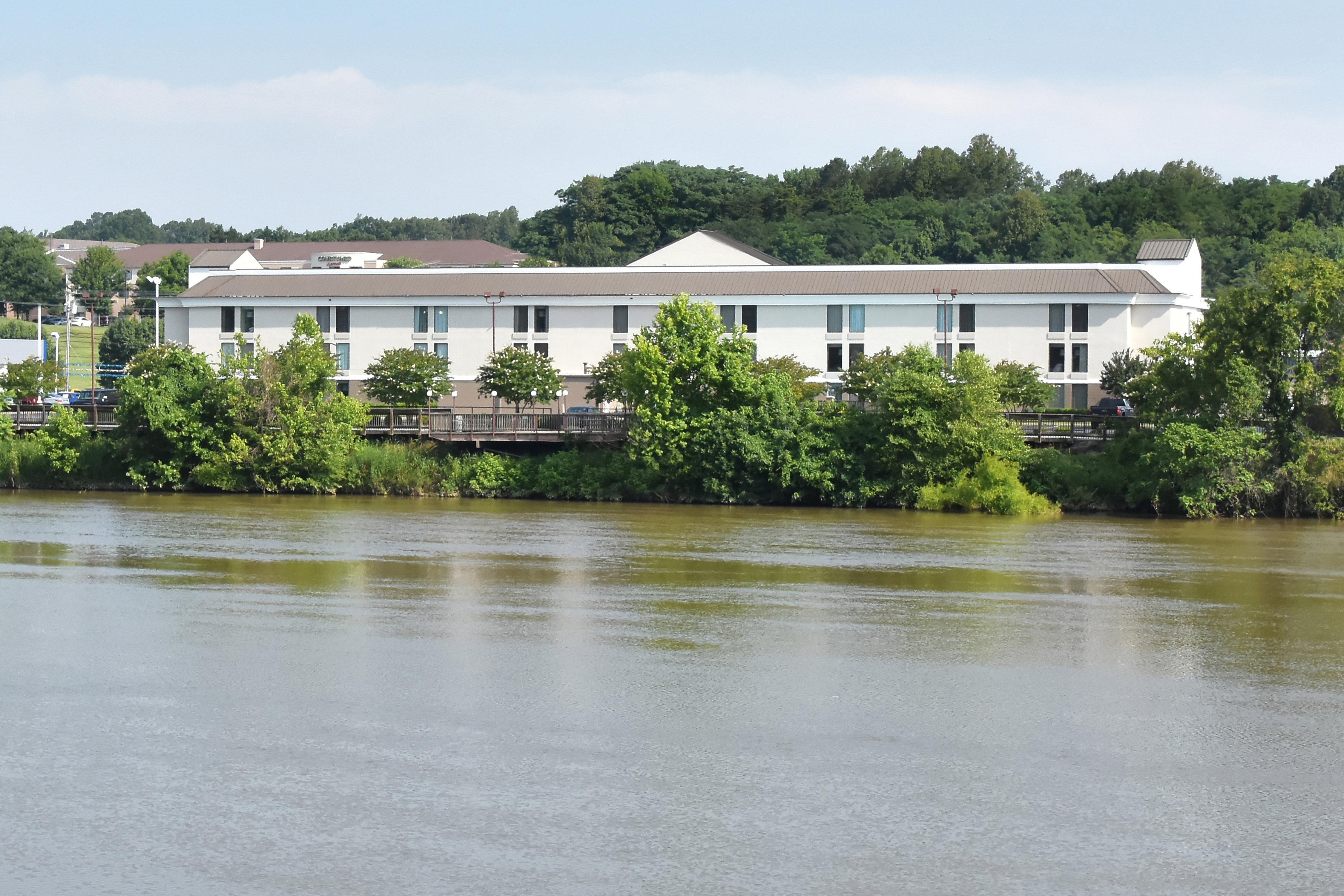 Holiday Inn Express Danville By Ihg Dış mekan fotoğraf